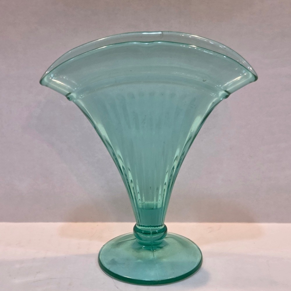 Vintage Uranium Glass Fan Vase Teal Green Ribbed Art Deco UV Reactive - Picture 3 of 10